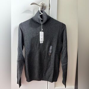 New Uniqlo Cashmere Turtleneck Sweater